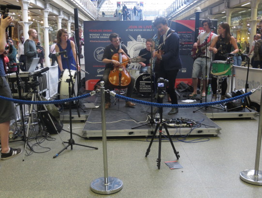 Orlando Seale sing at St Pancras