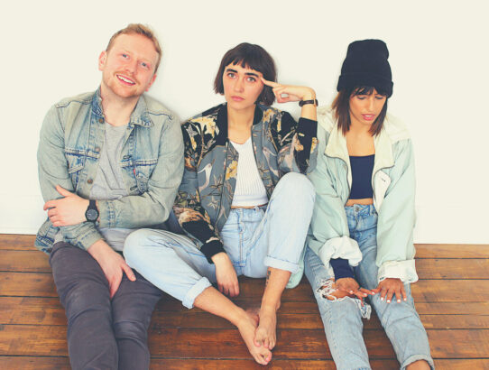 KIN band seated press shot