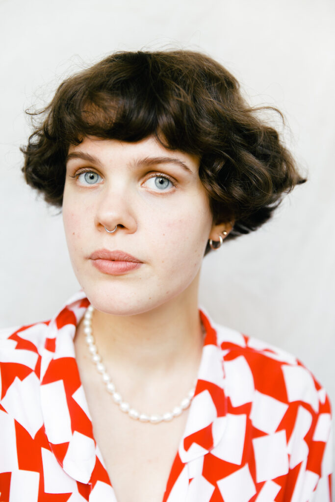 Singer songwriter Sara Wolff, portrait