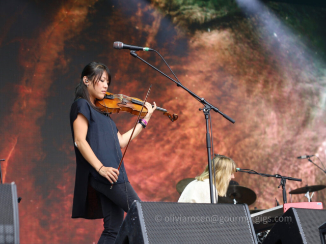 Bdot22_lanternsonlake2