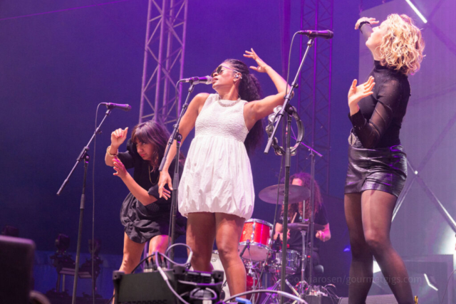 APE24 Say She She APE24 Say She She