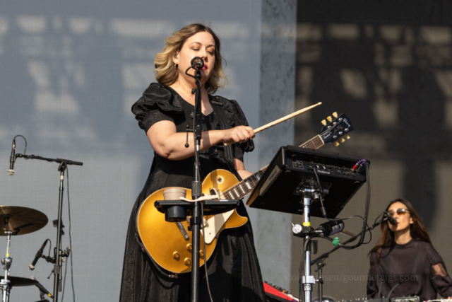 APE24 Sleater-Kinney APE24 Sleater-Kinney